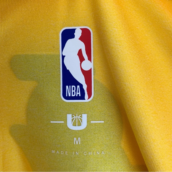 NBA Team logo T- Shirt Los Angeles Lakers Basketball Mens Size M Yellow - Picture 10 of 13